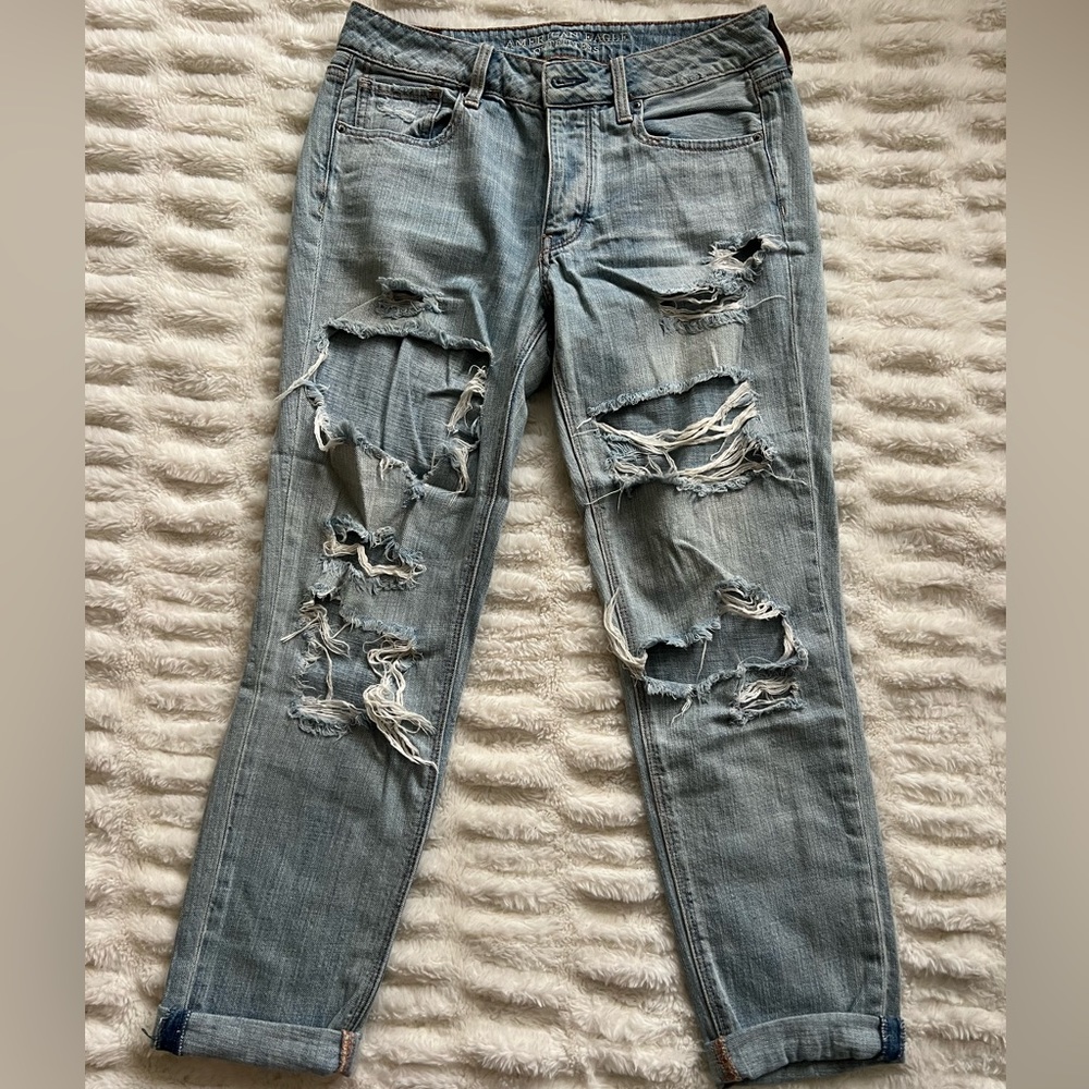 american eagle ripped tomgirl jeans